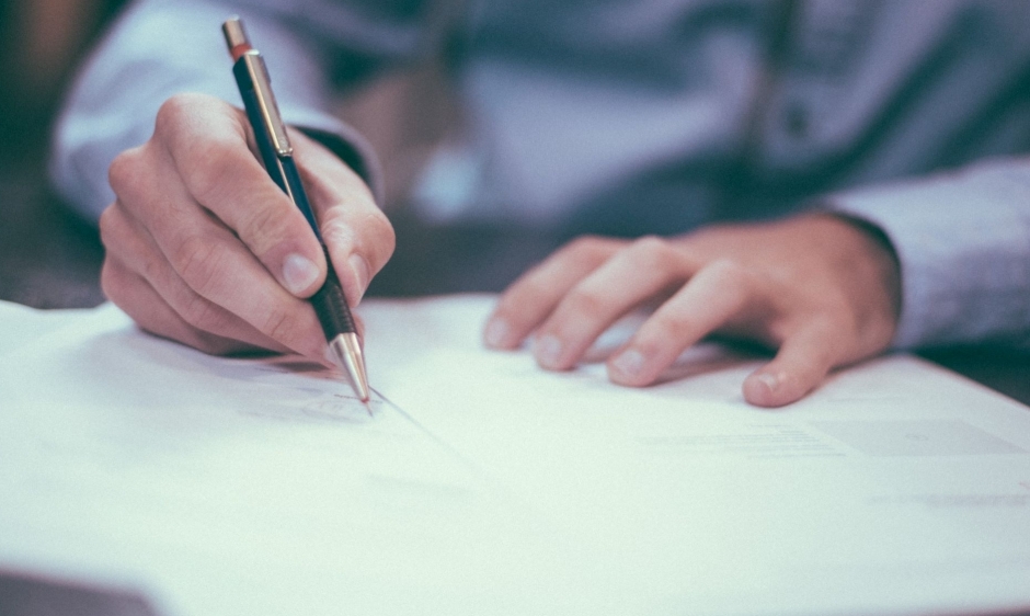 A person receiving help from an estate planning solicitor