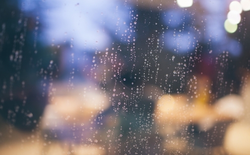 How do I Avoid Aquaplaning on Wet Roads? 