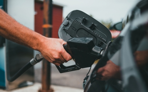 Retailers Criticised for Rising Prices as Oil Costs Drop